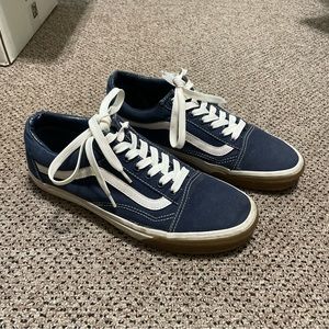 vans old skool navy blue gum size 8.5